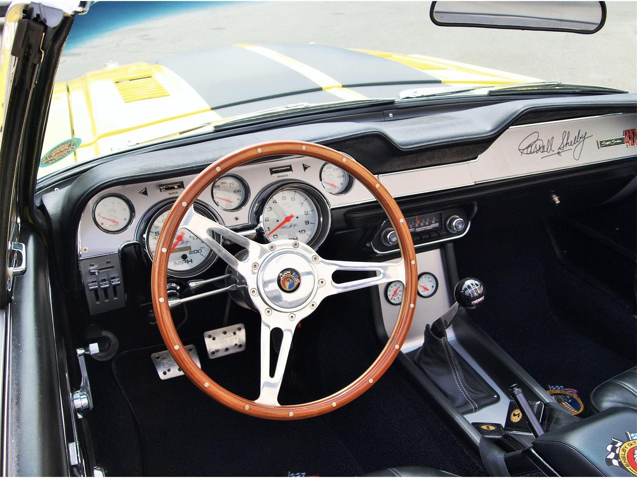 Ford-Mustang-1968-Yellow-Black