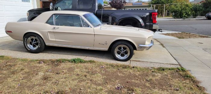 Ford-Mustang-1968-Yellow