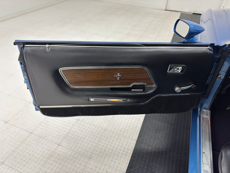 Ford-Mustang-1969-Acapulco-Blue-Black-38