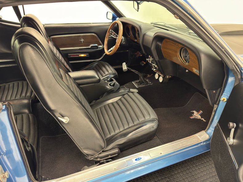Ford-Mustang-1969-Acapulco-Blue-Black-44
