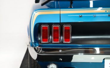 Ford-Mustang-1969-Acapulco-Blue-Black-Deluxe-2