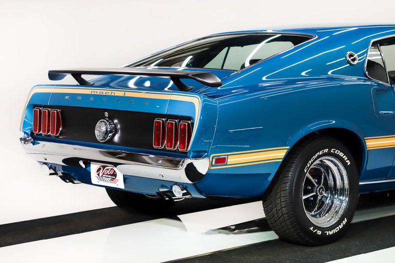 Ford-Mustang-1969-Acapulco-Blue-Black-Deluxe-24