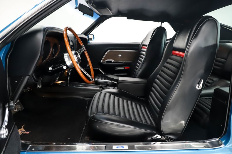 Ford-Mustang-1969-Acapulco-Blue-Black-Deluxe-30