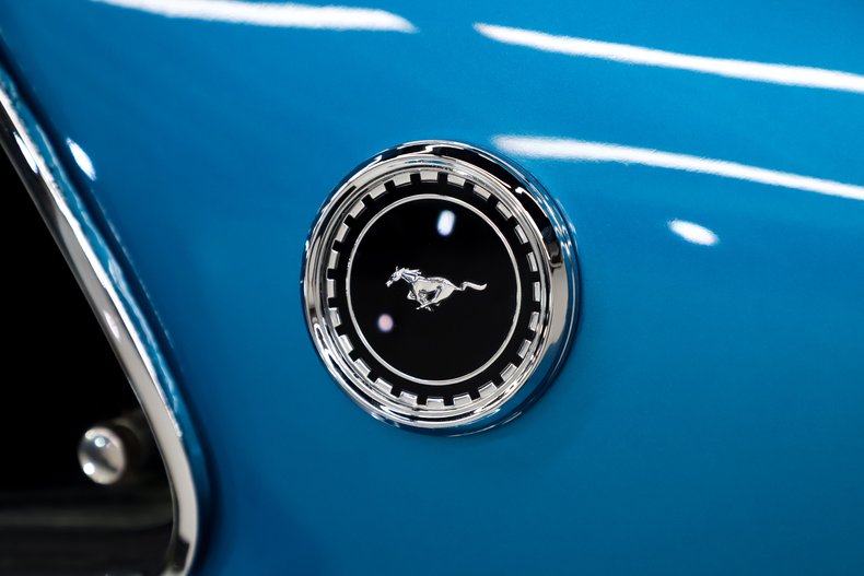 Ford-Mustang-1969-Acapulco-Blue-Black-Deluxe-34