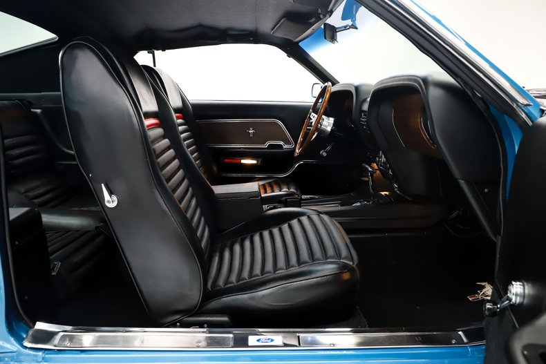 Ford-Mustang-1969-Acapulco-Blue-Black-Deluxe-39