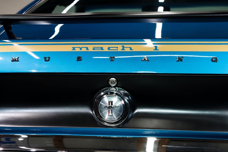 Ford-Mustang-1969-Acapulco-Blue-Black-Deluxe-43