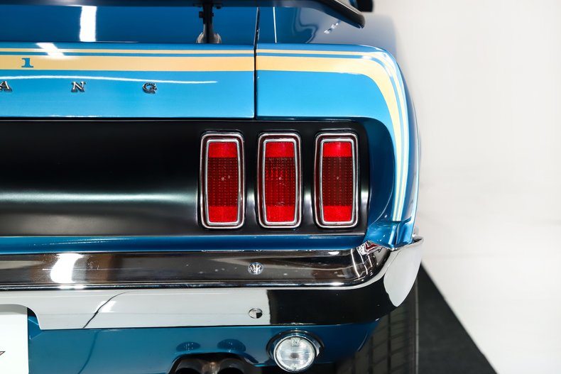 Ford-Mustang-1969-Acapulco-Blue-Black-Deluxe-45