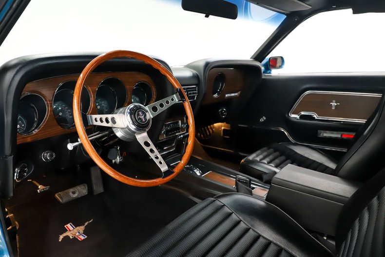 Ford-Mustang-1969-Acapulco-Blue-Black-Deluxe