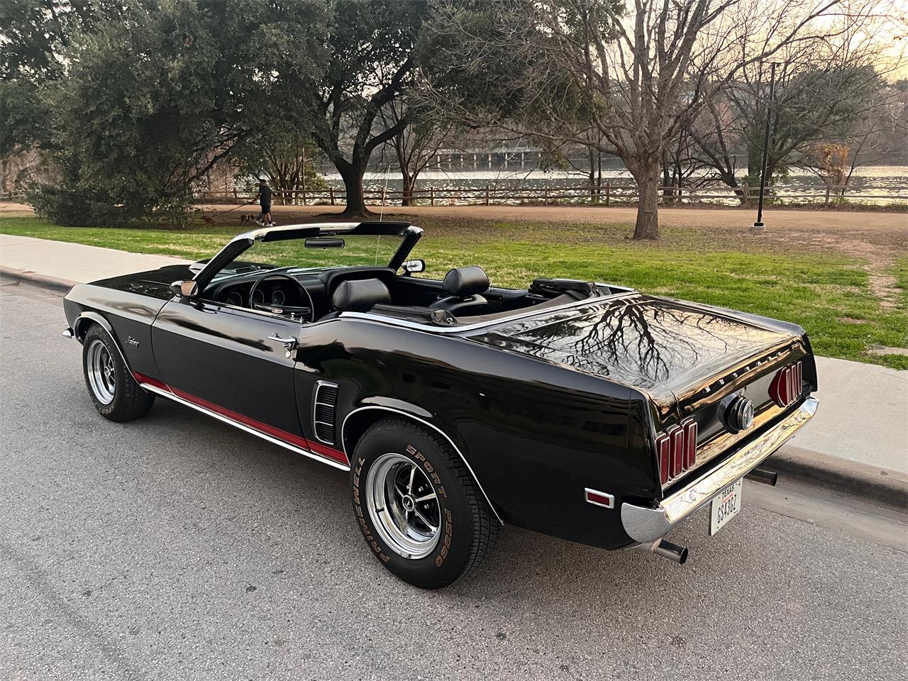 Ford-Mustang-1969-Black-Black-15