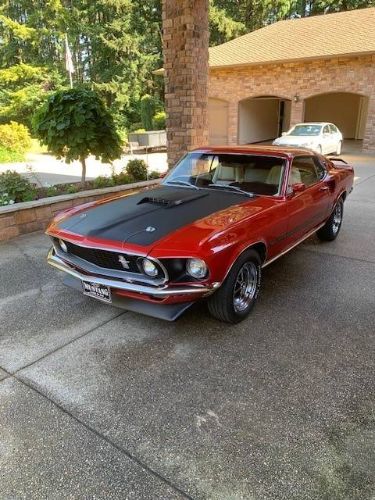 Ford-Mustang-1969-Candy-Apple-RedBlac-WhiteRed-Stripe-Vin-2