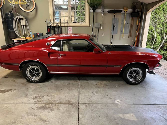 Ford-Mustang-1969-Candy-Apple-RedBlac-WhiteRed-Stripe-Vin-5