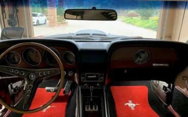 Ford-Mustang-1969-Candy-Apple-RedBlac-WhiteRed-Stripe-Vin-9