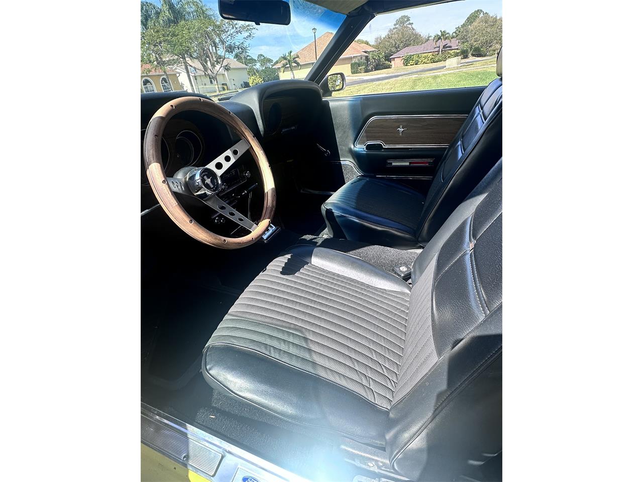 Ford-Mustang-1969-Yellow-Black-12