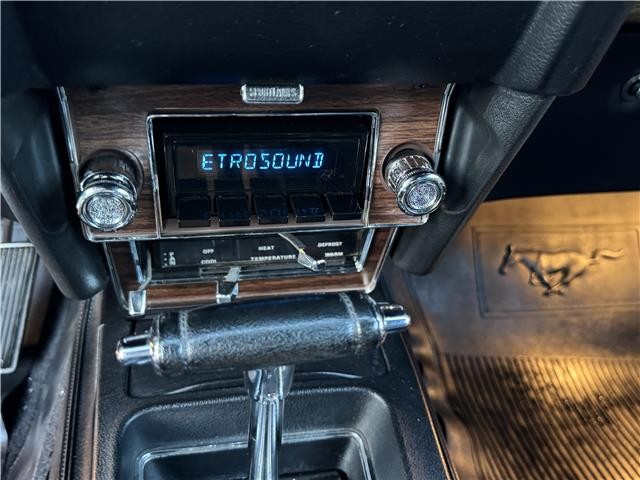 Ford-Mustang-1970-2-Door-Coupe-36
