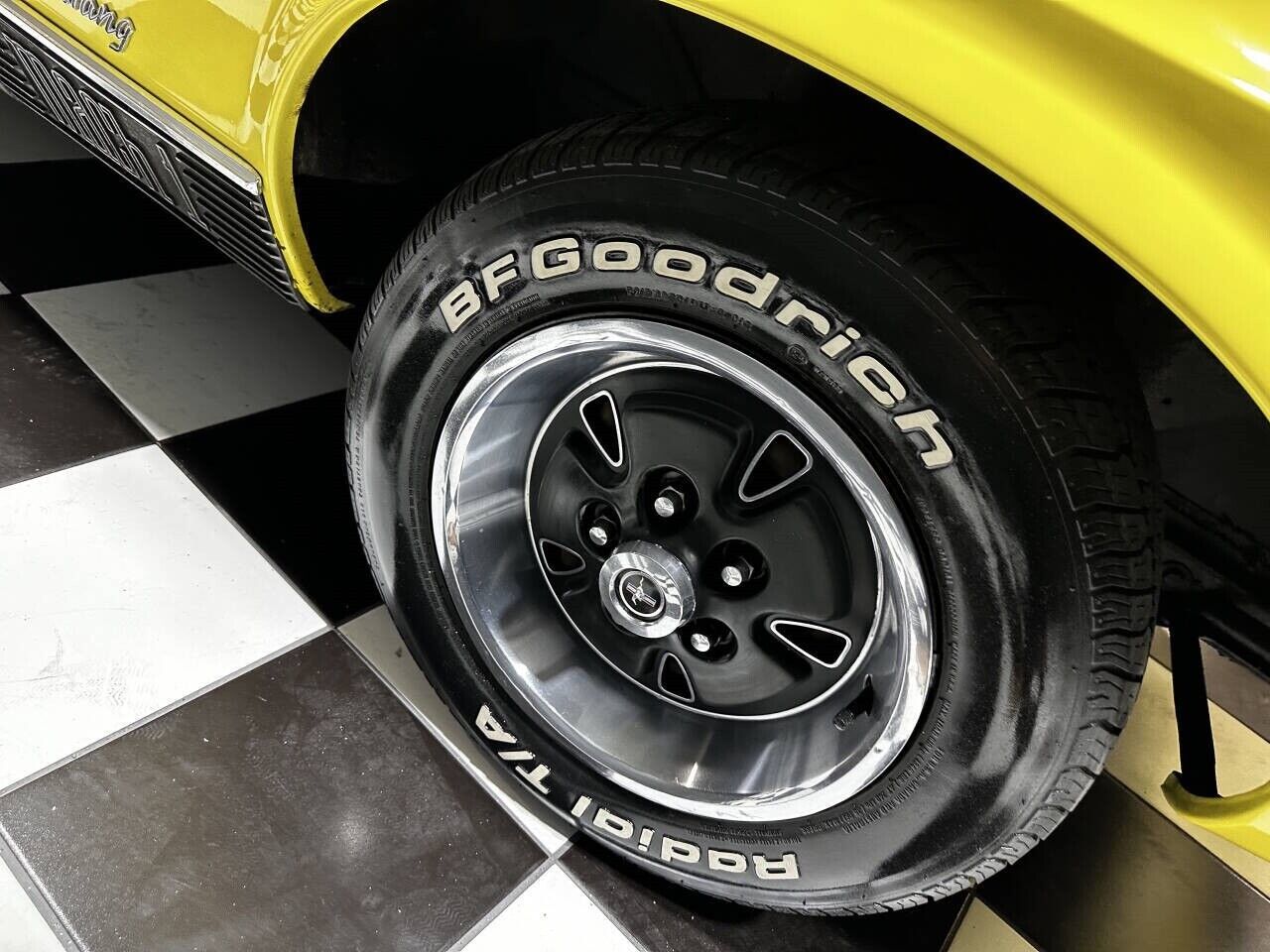 Ford-Mustang-1970-Coupe-37