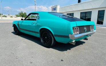 Ford-Mustang-1970-Fastback-2