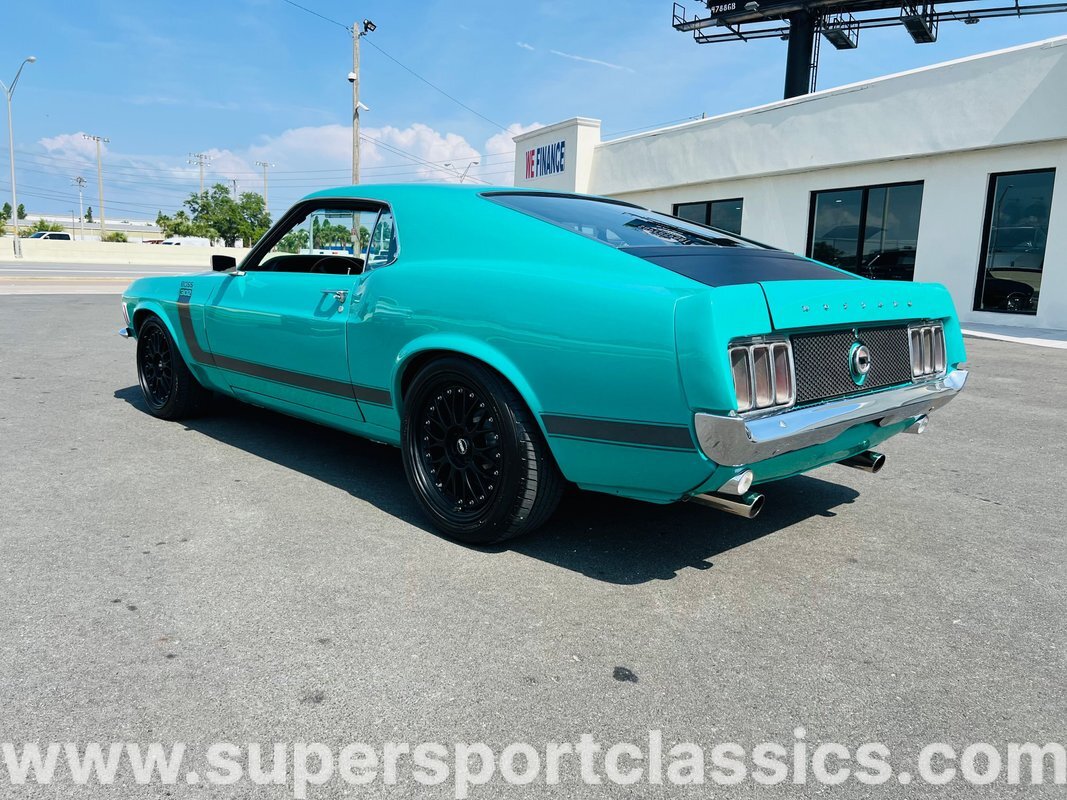 Ford-Mustang-1970-Fastback-2
