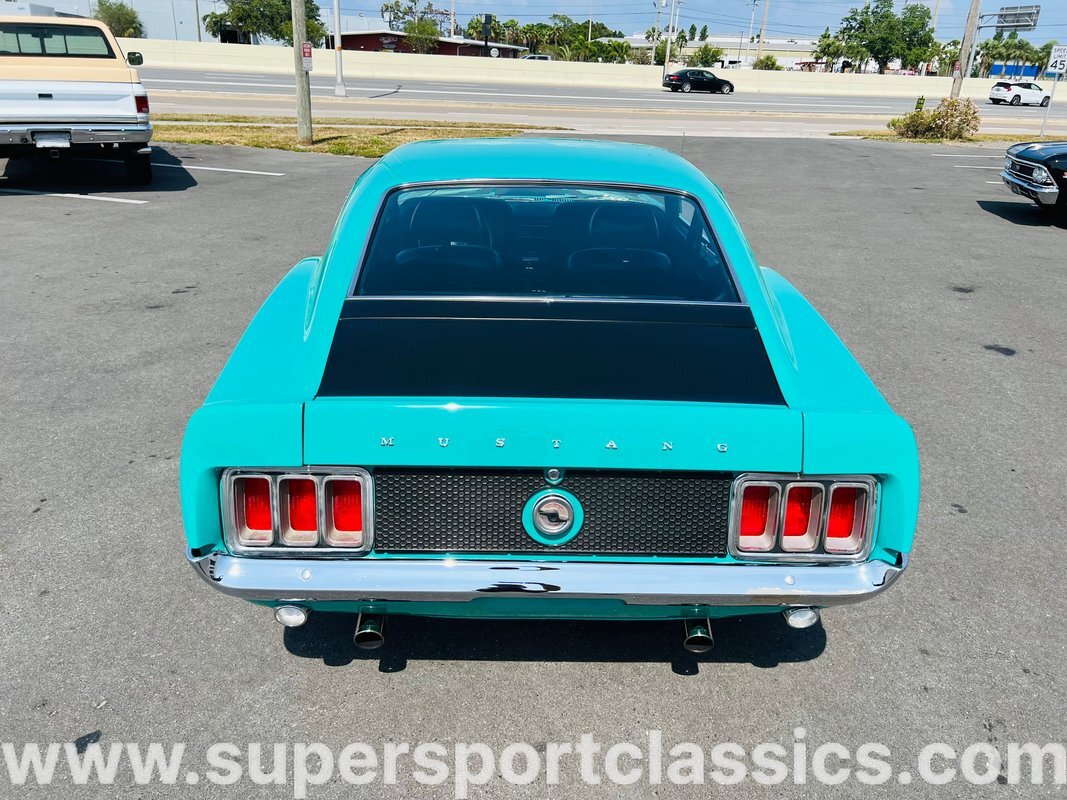 Ford-Mustang-1970-Fastback-4