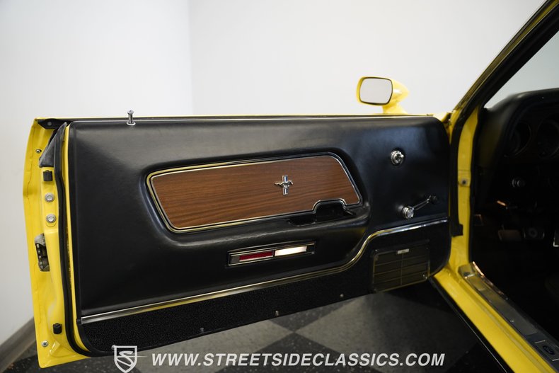 Ford-Mustang-1970-Yellow-Black-35