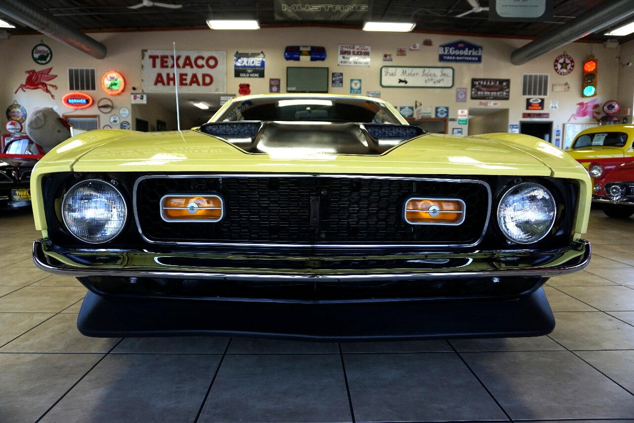 Ford-Mustang-1971-Classic-Car-11
