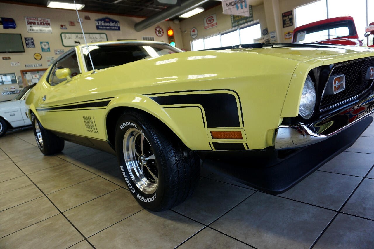 Ford-Mustang-1971-Classic-Car-12