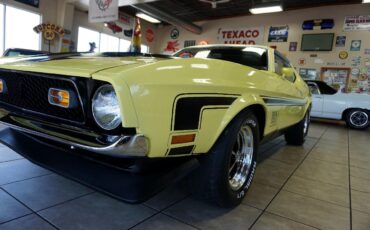 Ford-Mustang-1971-Classic-Car-14