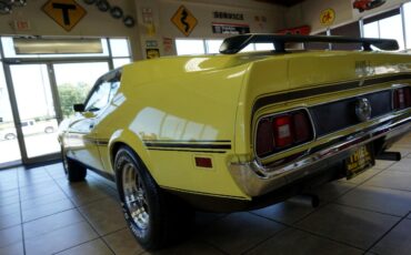 Ford-Mustang-1971-Classic-Car-15
