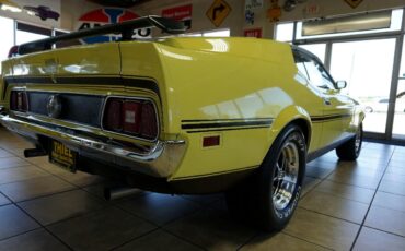 Ford-Mustang-1971-Classic-Car-16