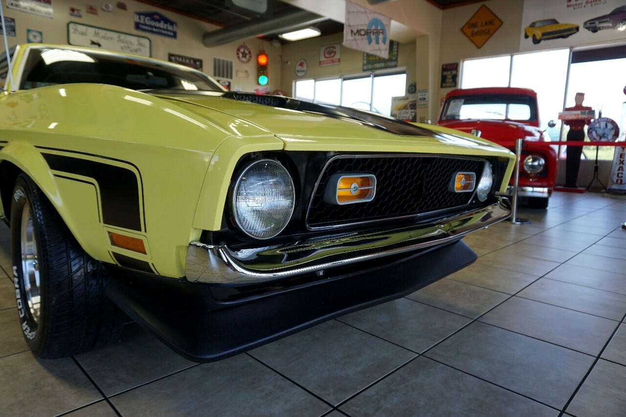 Ford-Mustang-1971-Classic-Car-18