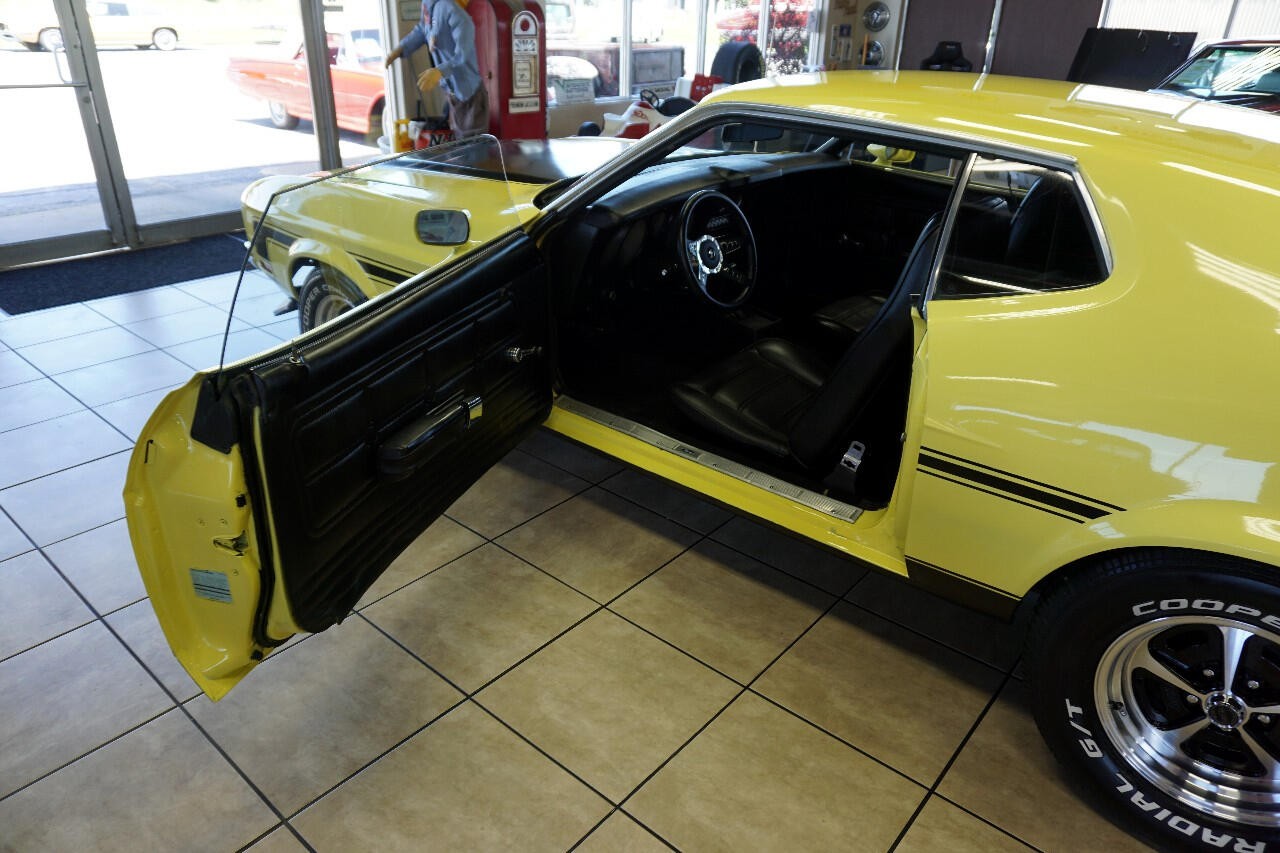Ford-Mustang-1971-Classic-Car-19