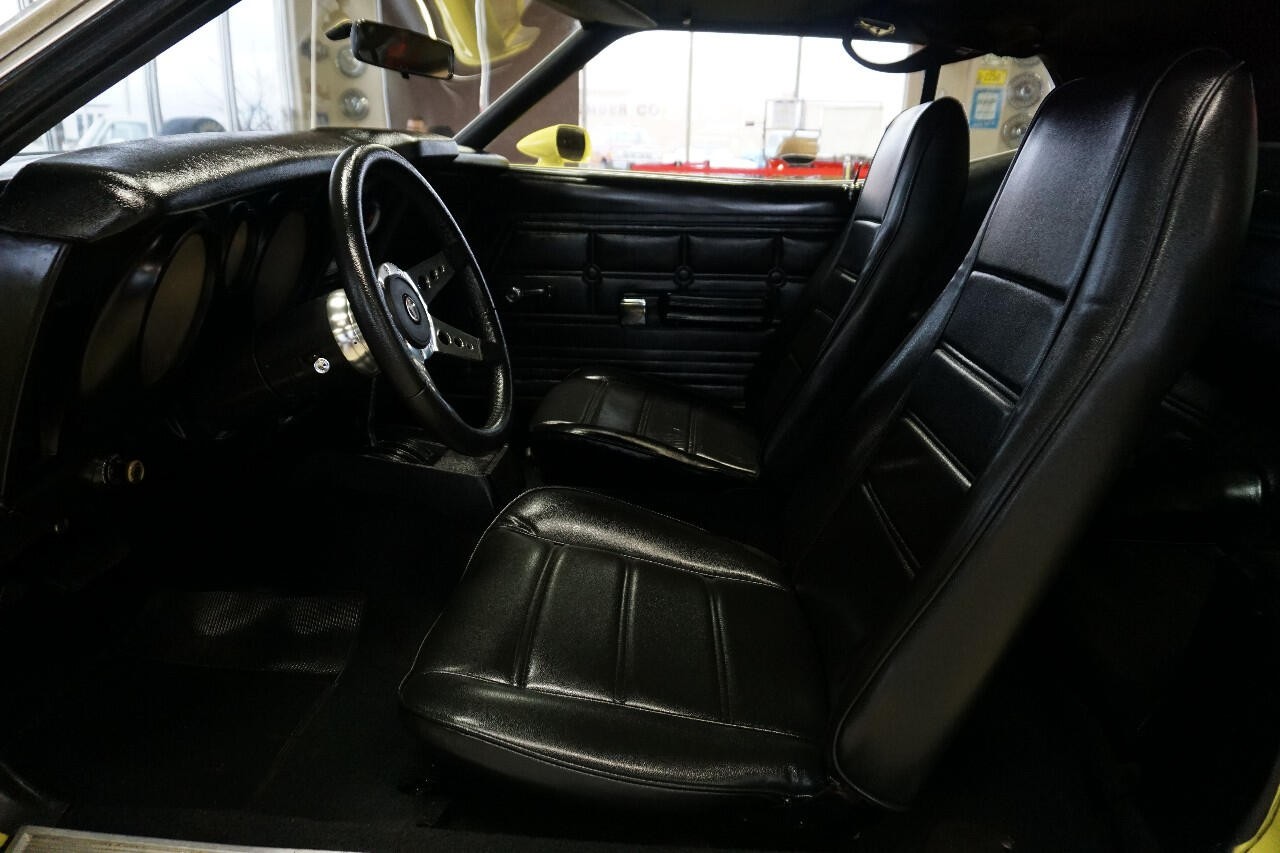 Ford-Mustang-1971-Classic-Car-21