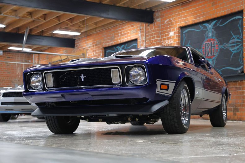 Ford-Mustang-1973-Cosmo-Blue-Metallic-Black-10