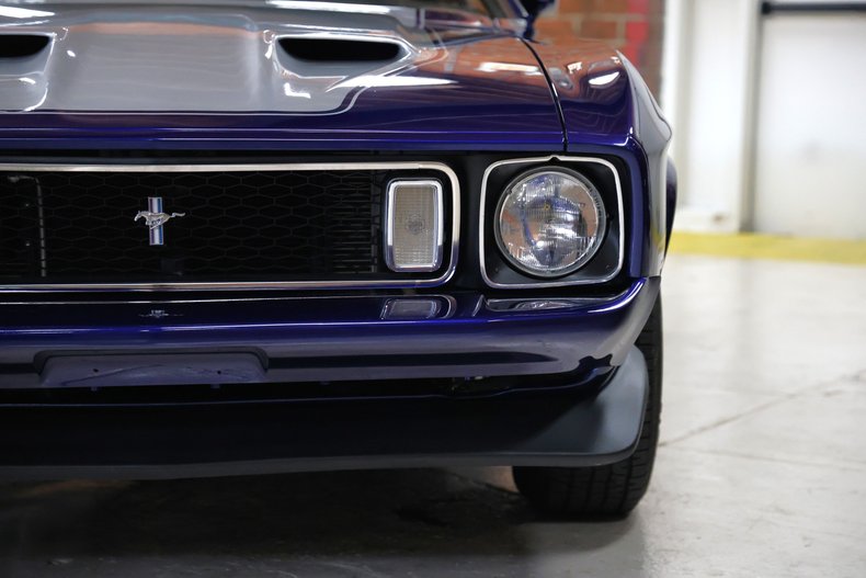 Ford-Mustang-1973-Cosmo-Blue-Metallic-Black-13