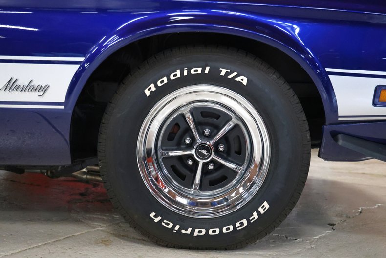 Ford-Mustang-1973-Cosmo-Blue-Metallic-Black-2