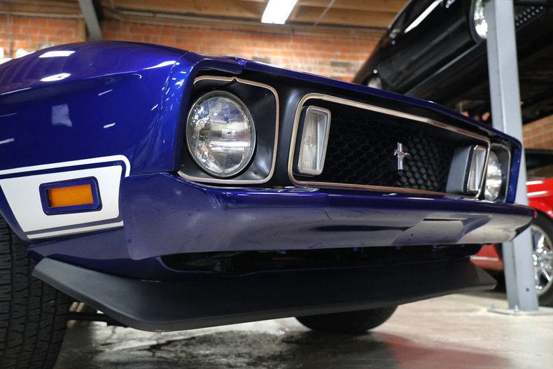 Ford-Mustang-1973-Cosmo-Blue-Metallic-Black-22