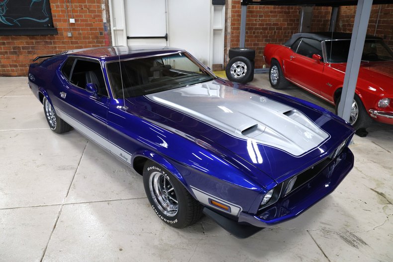 Ford-Mustang-1973-Cosmo-Blue-Metallic-Black-23