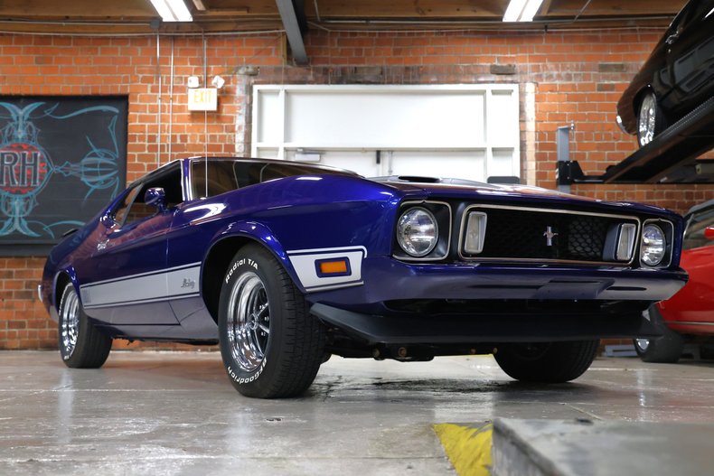 Ford-Mustang-1973-Cosmo-Blue-Metallic-Black-25