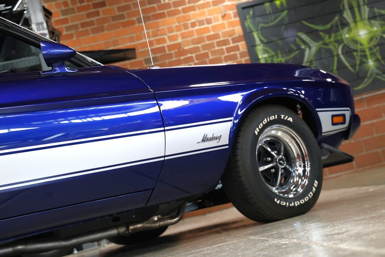Ford-Mustang-1973-Cosmo-Blue-Metallic-Black-42