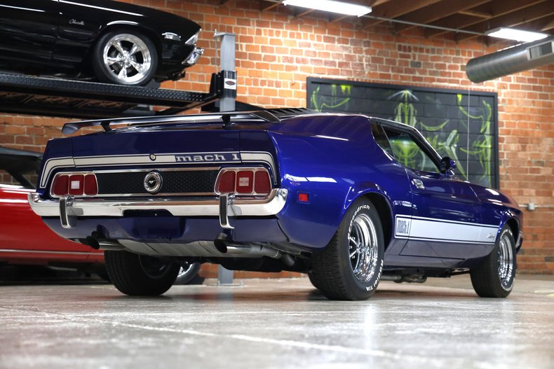 Ford-Mustang-1973-Cosmo-Blue-Metallic-Black-47