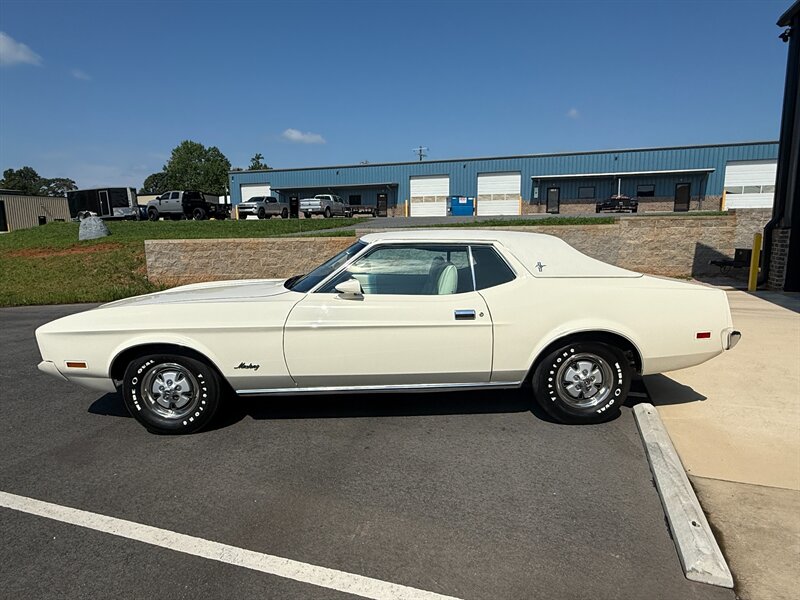 Ford-Mustang-1973-White-24