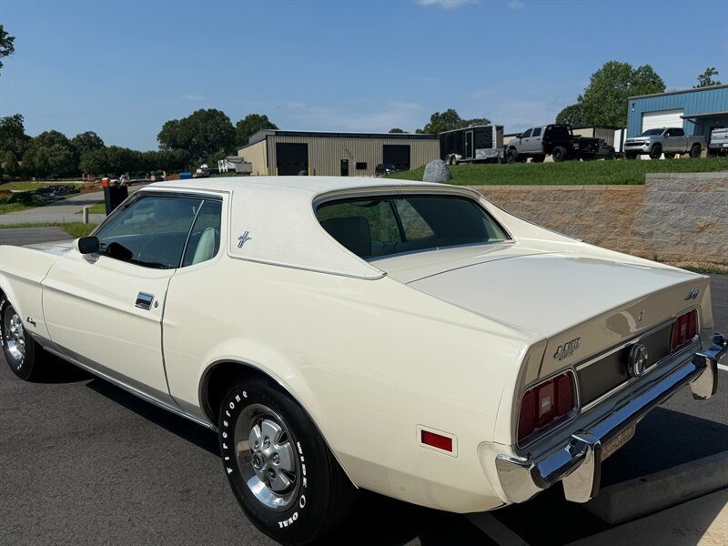 Ford-Mustang-1973-White-25