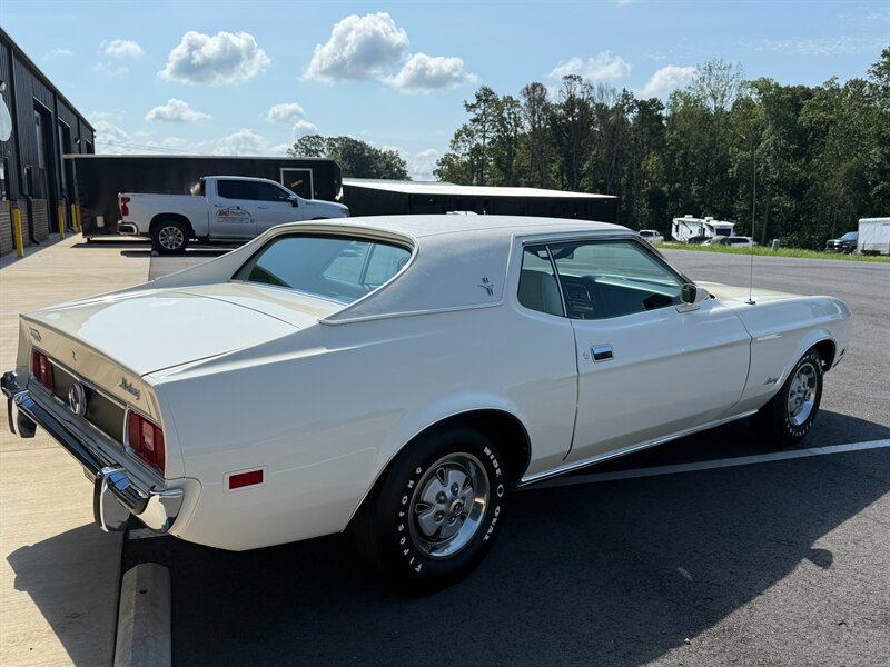 Ford-Mustang-1973-White-27