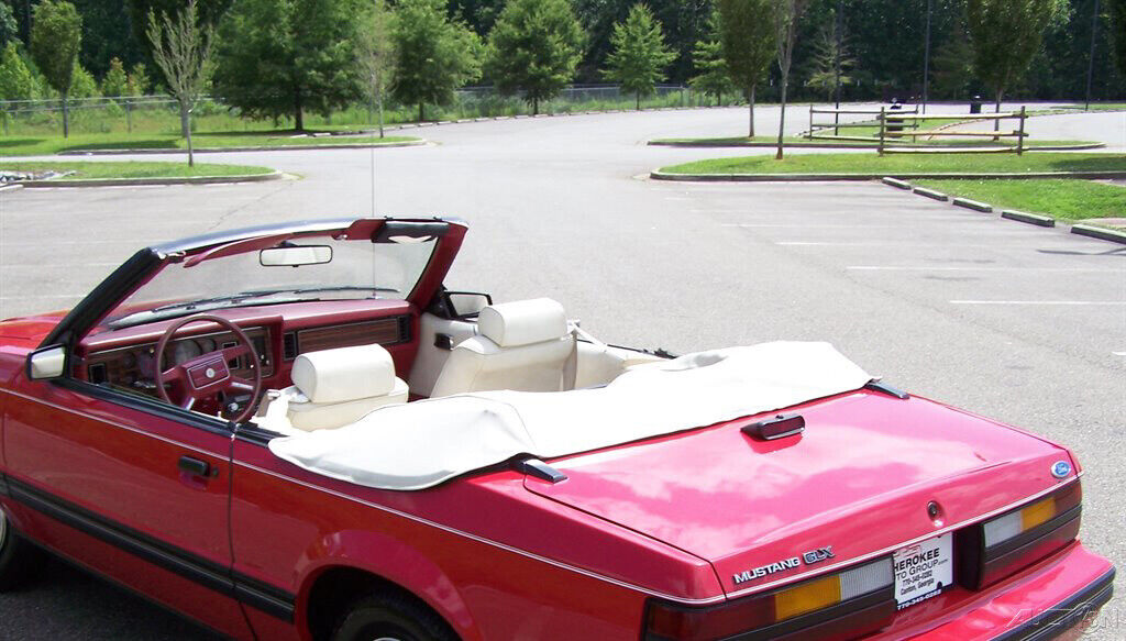 Ford-Mustang-1983-Convertible-16