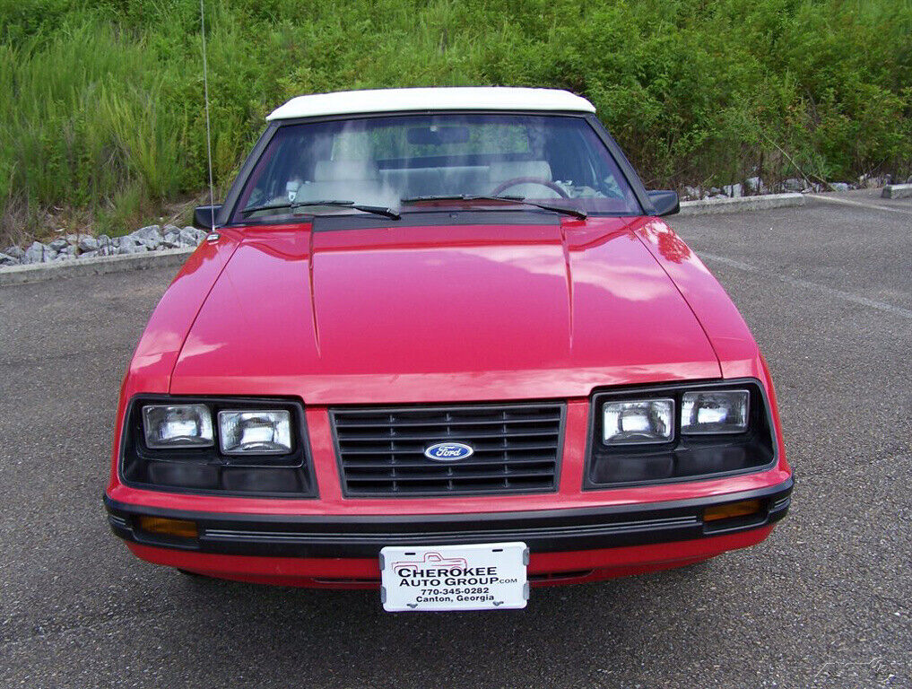 Ford-Mustang-1983-Convertible-21