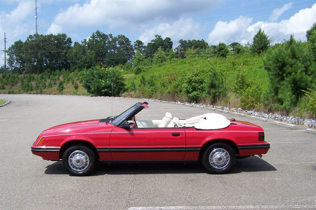 Ford-Mustang-1983-Convertible-7