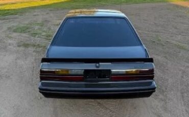 Ford-Mustang-1984-Black-Gray-2