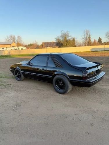 Ford-Mustang-1984-Black-Gray-4