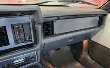 Ford-Mustang-1984-Convertible-14