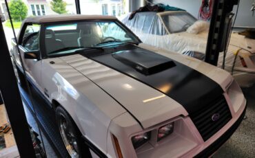 Ford-Mustang-1984-Convertible-8
