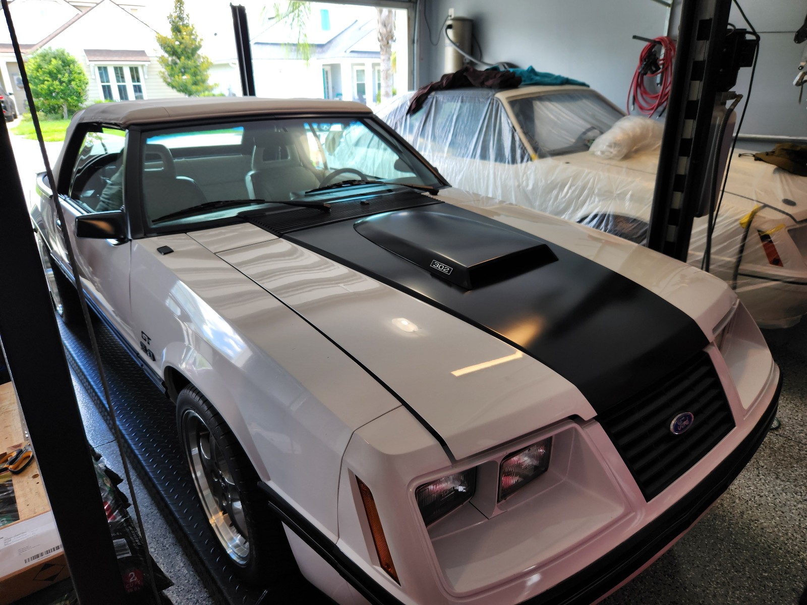Ford-Mustang-1984-Convertible-8